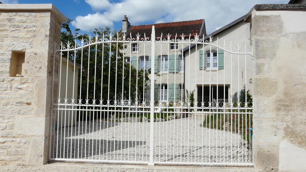 La Promenade En Champagne Bed & Breakfast Mussy-sur-Seine ภายนอก รูปภาพ