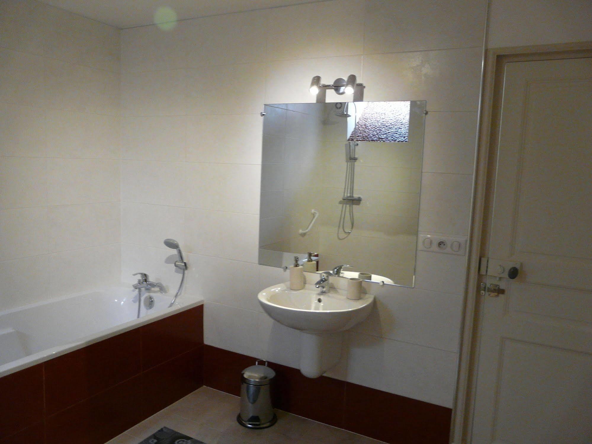 La Promenade En Champagne Bed & Breakfast Mussy-sur-Seine ภายนอก รูปภาพ