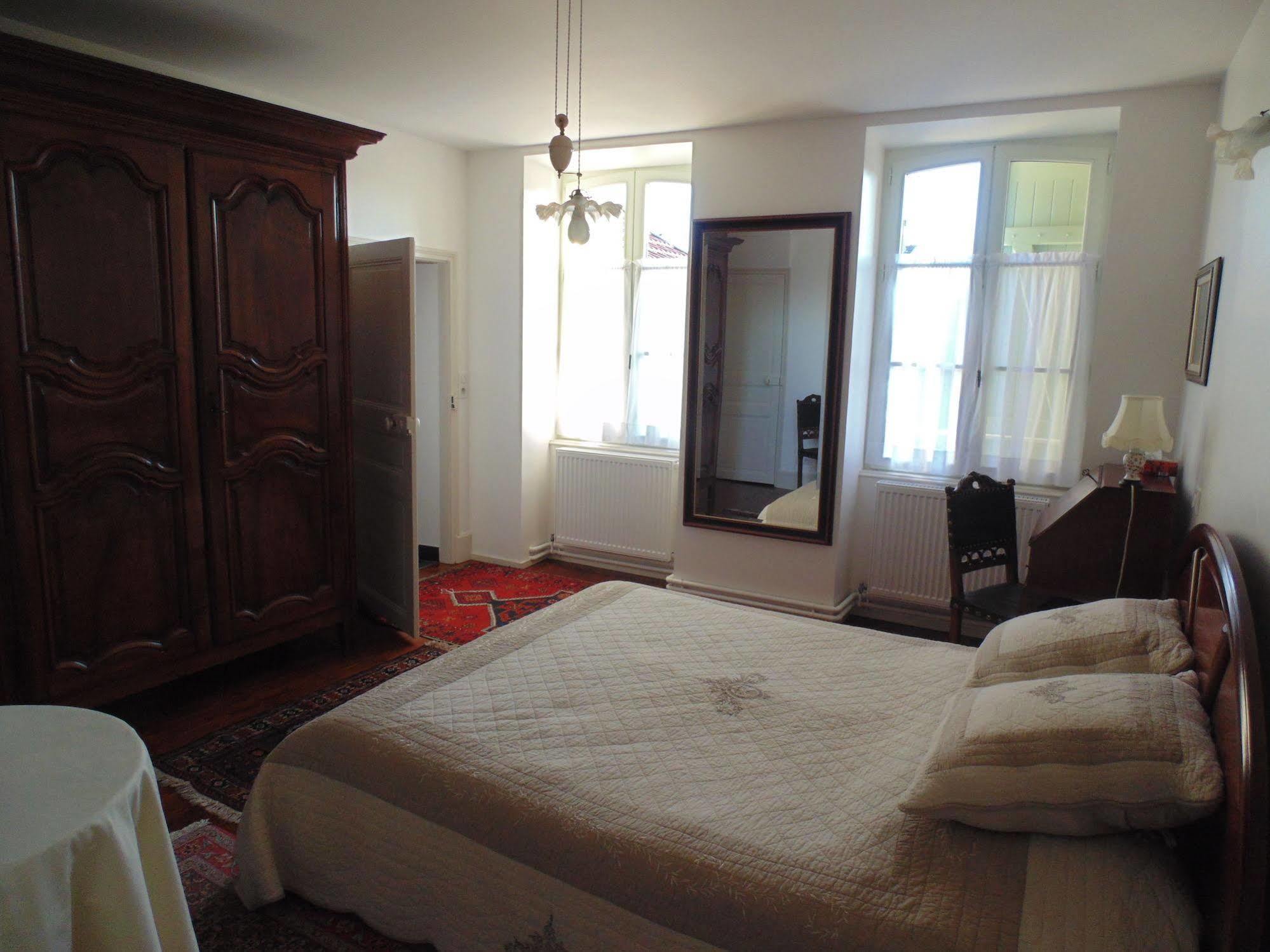 La Promenade En Champagne Bed & Breakfast Mussy-sur-Seine ภายนอก รูปภาพ